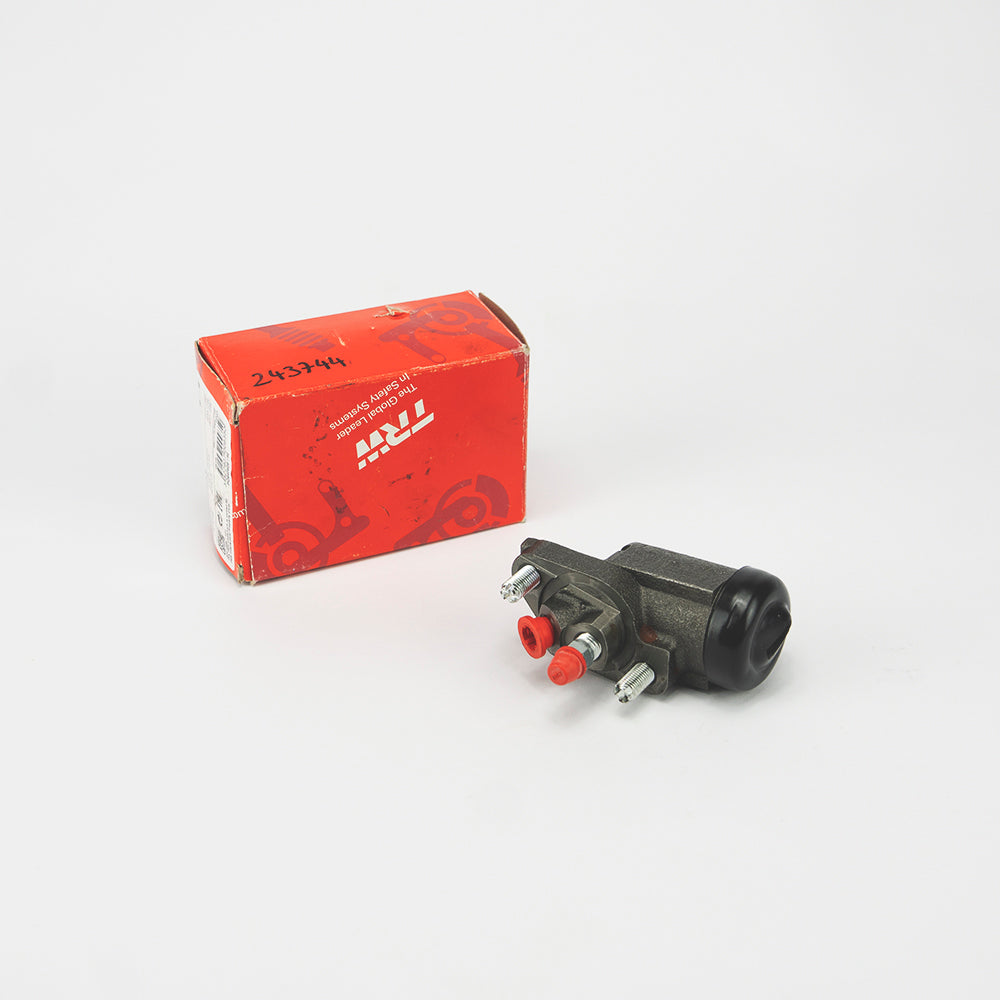 RH FRONT BRAKE CYLINDER 11 INCH