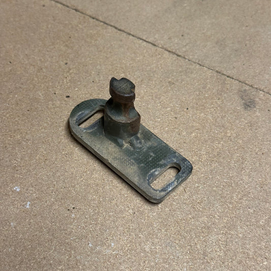 DOOR STRIKER RH AND TAILGATE
