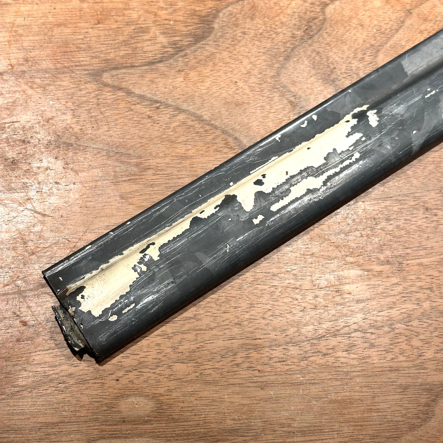 WAIST CAPPING LH FRONT