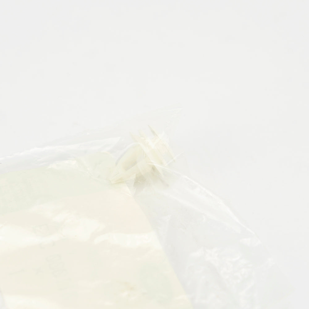 LOWER TAILGATE TRIM CLIP