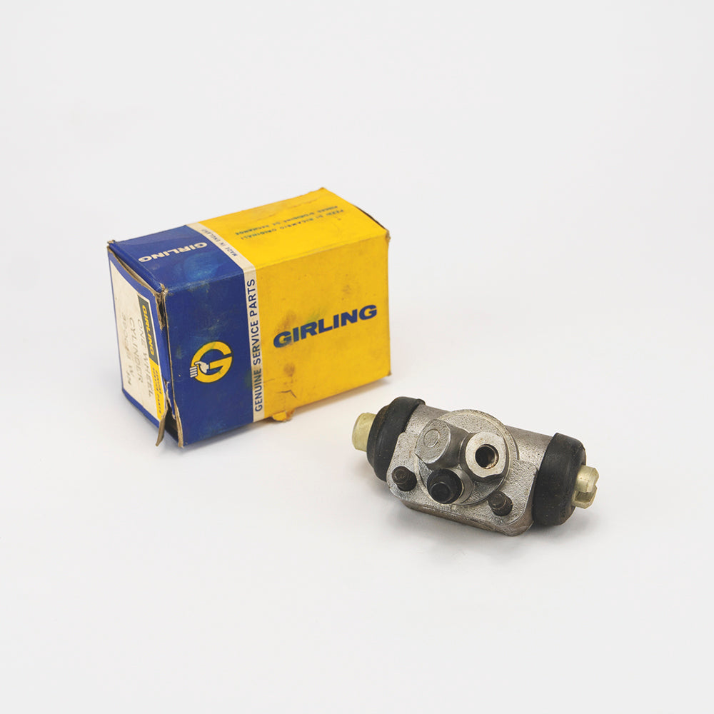 RH REAR BRAKE CYLINDER