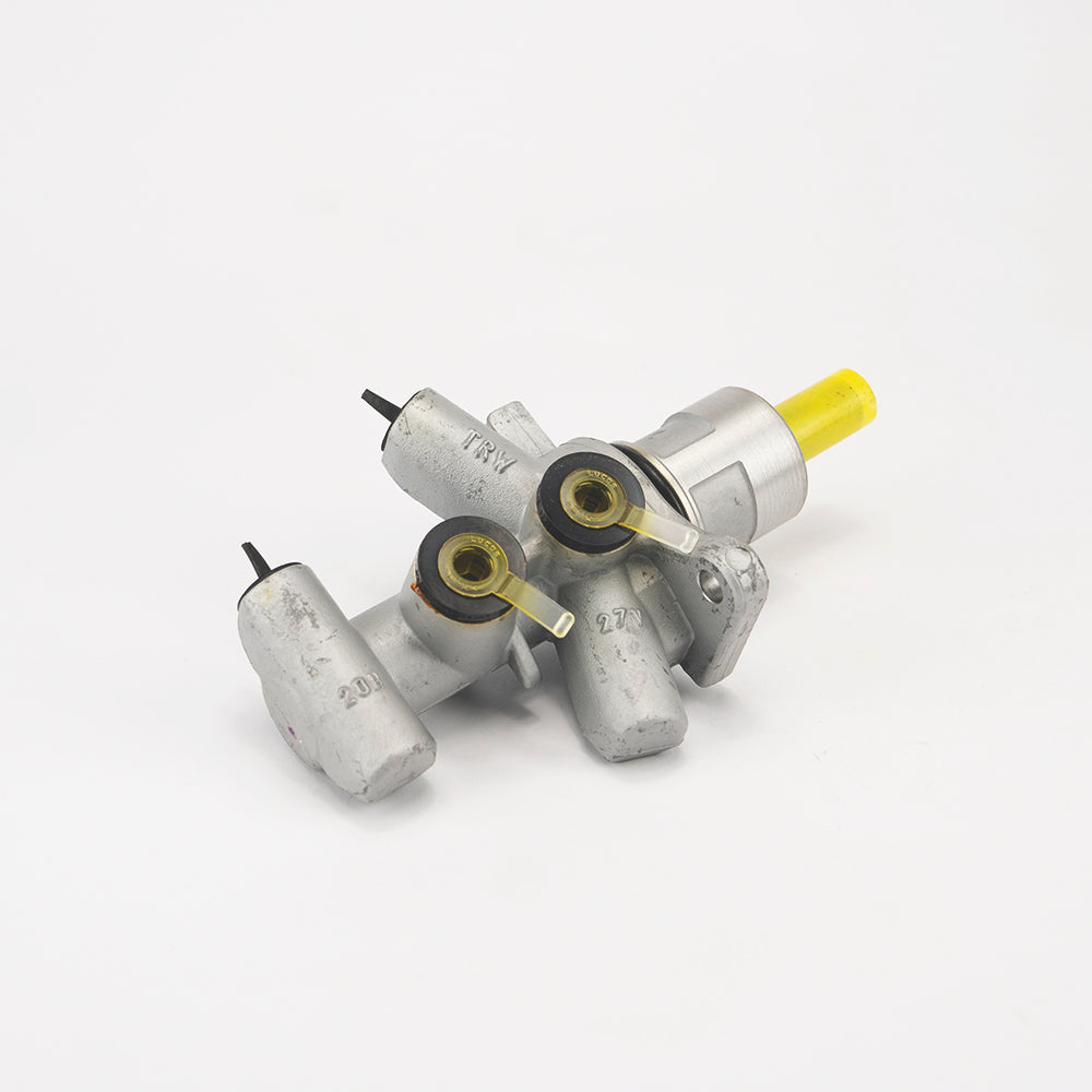 MASTER BRAKE CYLINDER