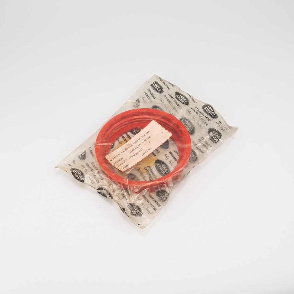 FUEL TANK LOCKING RING