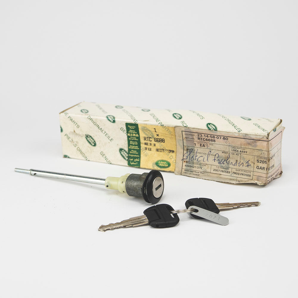 TAILGATE LOCK ASSEMBLY