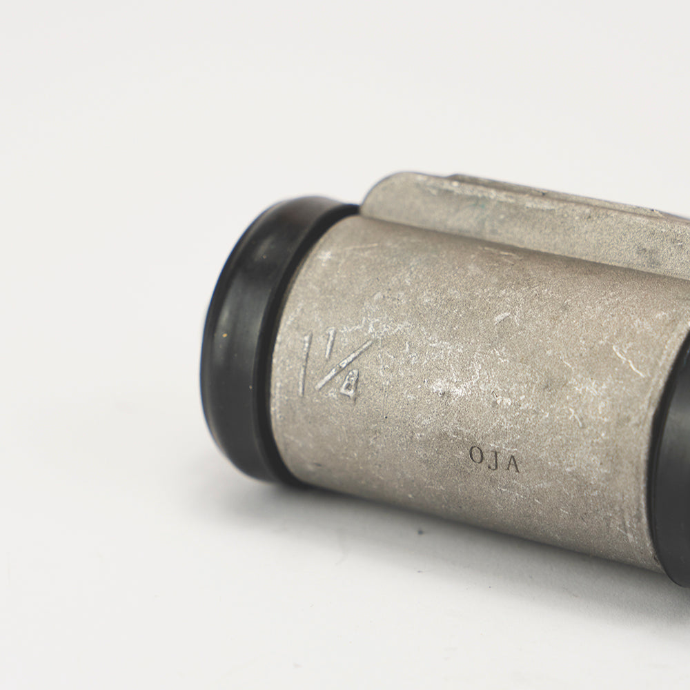 LH BRAKE CYLINDER