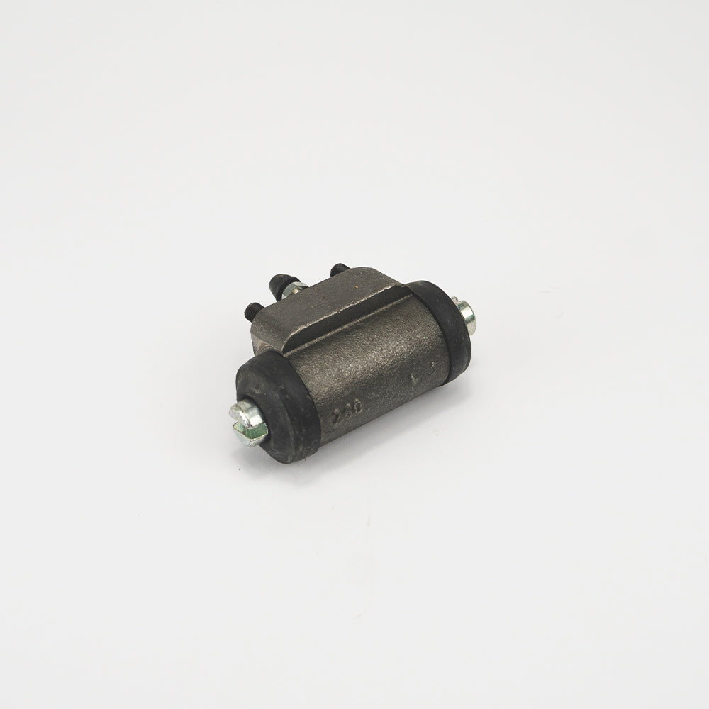 LH BRAKE CYLINDER